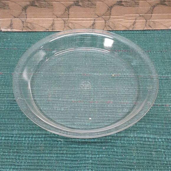 PYREX 210 Clear Glass Pie Dish 10 In Plate Dish Bakeware USA VTG - Picture 1 of 4
